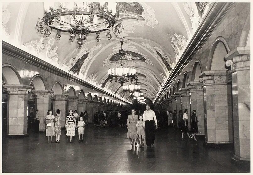 1955 год открытие метрополитена в санкт-петербурге. Московский метрополитен 1955. Станция метро сталинская ленинград 1955. Метро 1955 год. Метро 1955 год.
