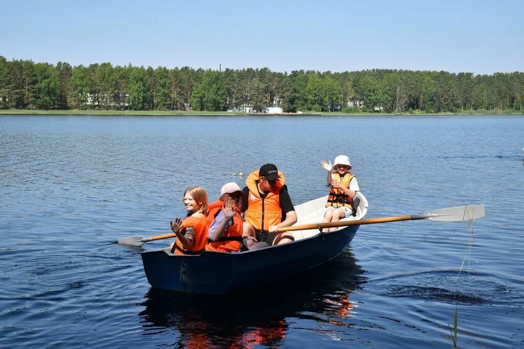Лагерь парус крестецкий район. Детская флотилия парус крестецкий район. Парус флотилия крестецкий район. Детская флотилия парус в великом новгороде. Флотилия парус.