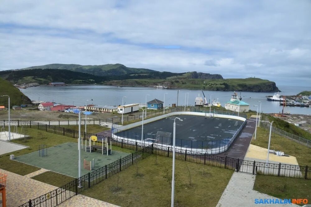 Село крабозаводское на острове шикотан. Поселок малокурильское остров шикотан. Шикотан малокурильское школа 2022. Крабозаводское шикотан. Остров шикотан курильские острова.