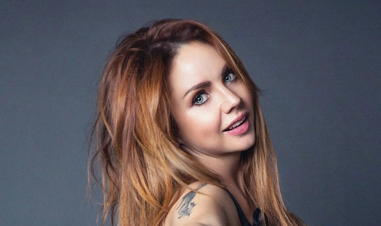 марина абросимова 2021. максим певица. продюсер максим певицы. макsим в максим. максим певица.