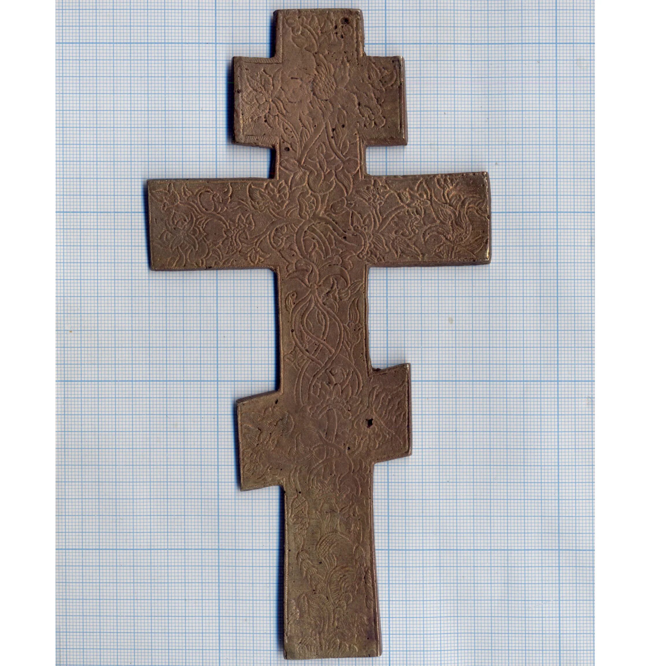 Кресты продали. Древние крестики. Старообрядческий нательный крест. Кресты 19 века. Крест на груфи медижиндкий.