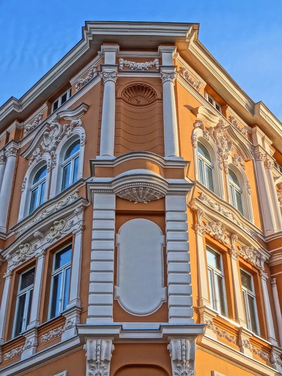 Фасады зданий старые. Фасад старинного здания. классическая архитектура. фасад исторического здания. архитектурные фасады зданий.