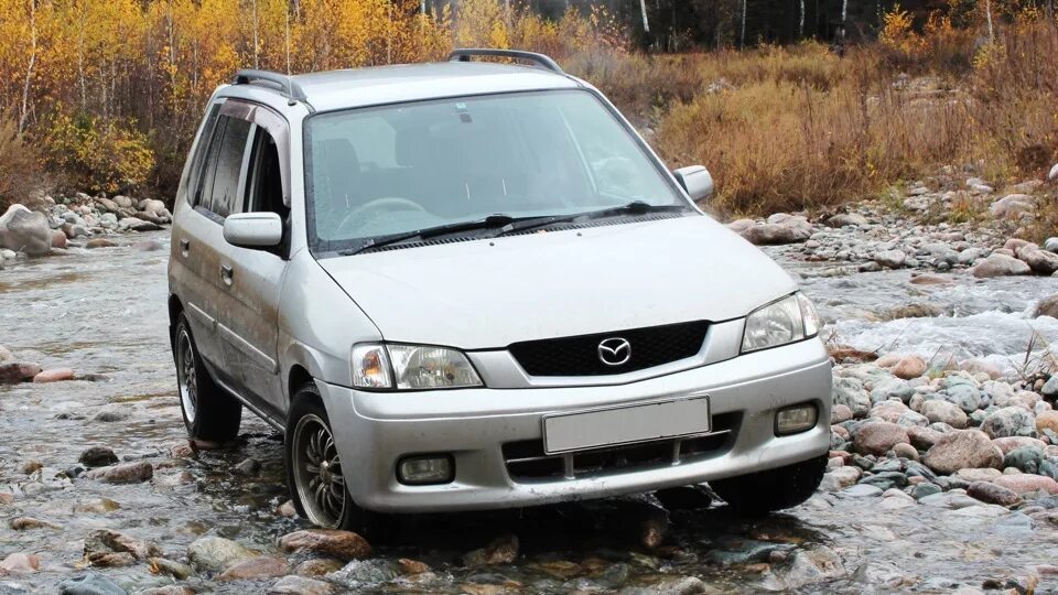 Мазда демио 2000 купить. Mazda Demio 2000. Mazda Demio 2000 1.5. МАЗ додемио год 2000. Mazda Demio DW II 2001 1.5 (gf-dw5w).