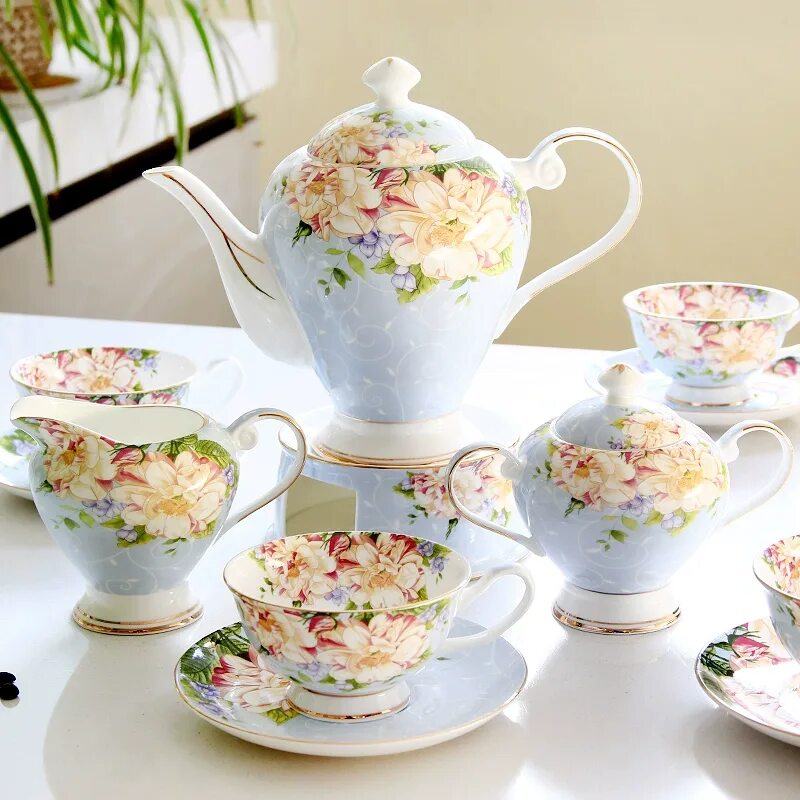 Чайный сервиз китай. Cup Saucer чайный сервиз. Чайный сервиз 'Шенонсо'. Чайный сервиз Royal Bone China. Кофейный сервиз Royal Porcelain.