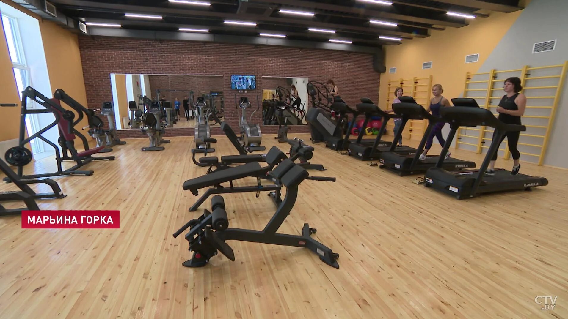 аквамарин марьина горка. фок каменная горка фото. аквамарин марьино. освещение в плавательном бассейне. аквамарин марьина горка.