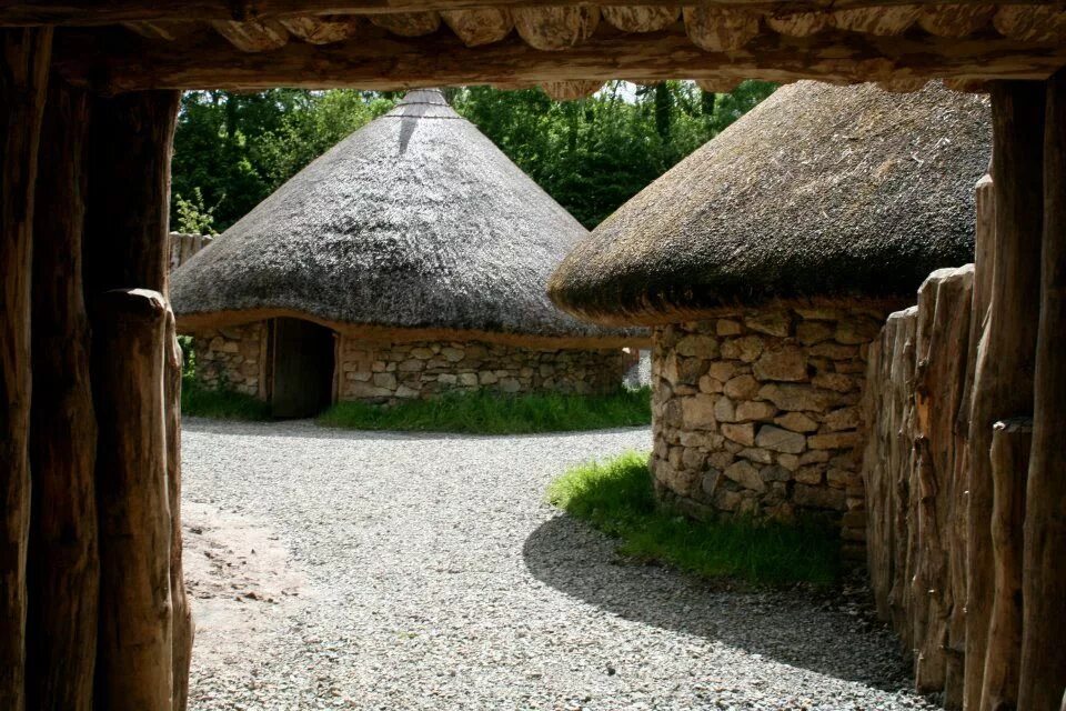 Ancient houses. Архитектура кельтов. Дом кельтов. Кельтские жилища. Жилище древних кельтов.