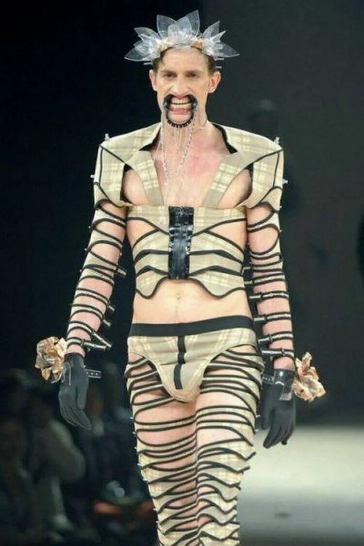 смешная одежда. смешная одежда для женщин. странная одежда. современная мода. смешная одежда.