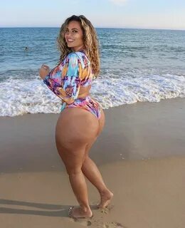 Curvy pawg