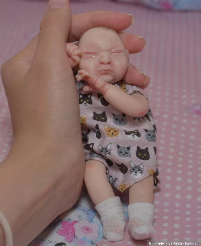 Младенец реборн из полимерной глины. Кукла младенец из полимерной глины. Мини реборны из полимерной глины. Кукла мини реборн. Мини реборн из полимерной глины.