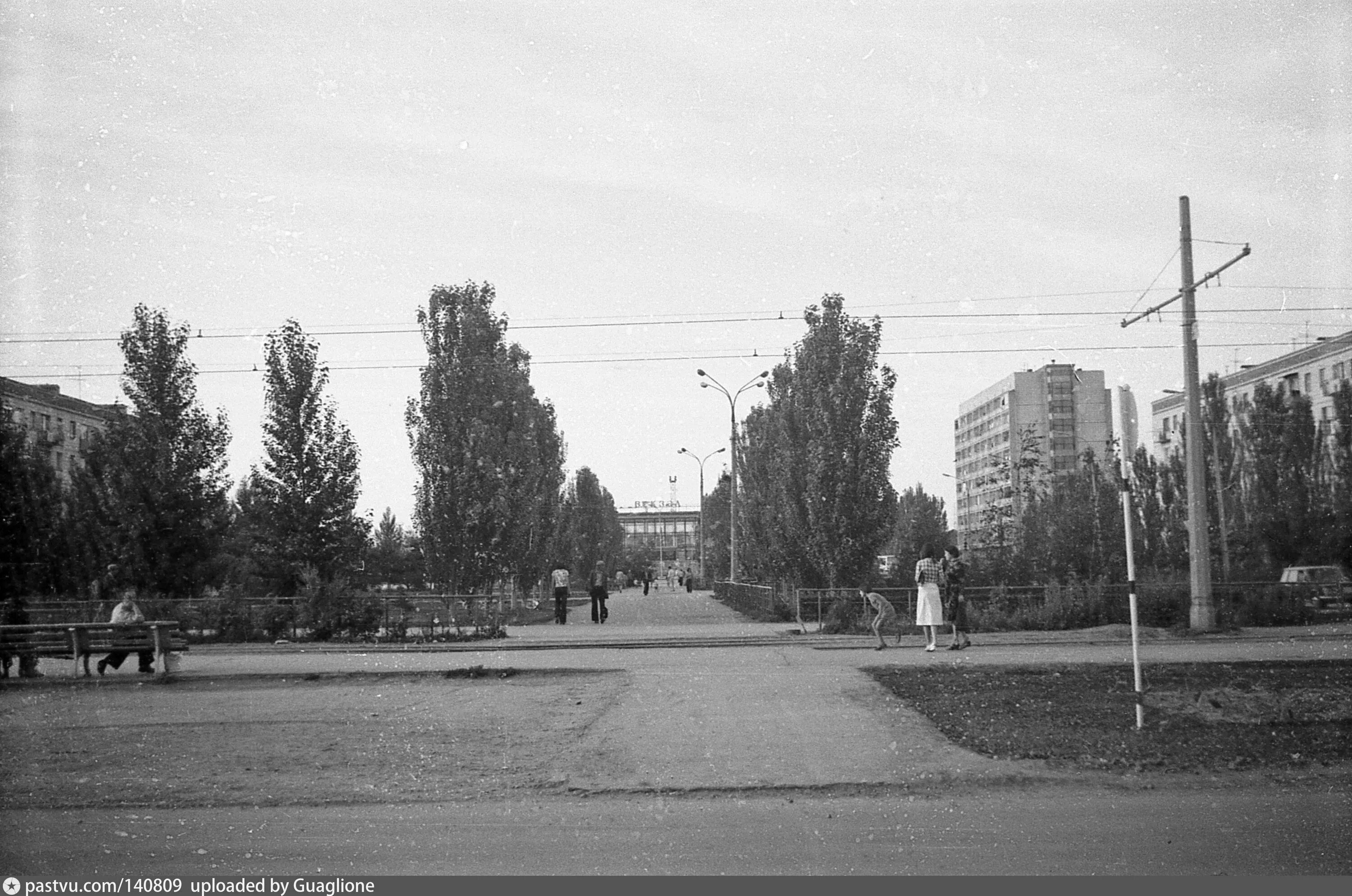 Улица горького волжский. Ретро Волжский. Кинохроника город Волжский. Ул Горького д 27 г. Волжский.