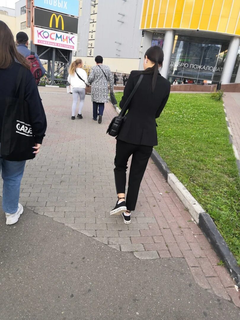 Выходить ц