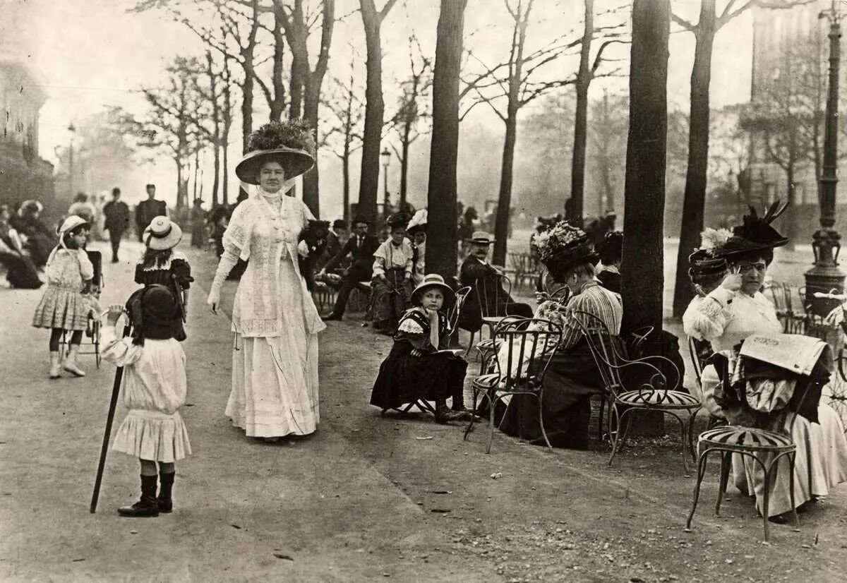 1800 года жизнь. Париж 1910-е. Елисейские поля в Париже 19 век. Париж 1920-е Елисейские поля. Париж 1910 год.