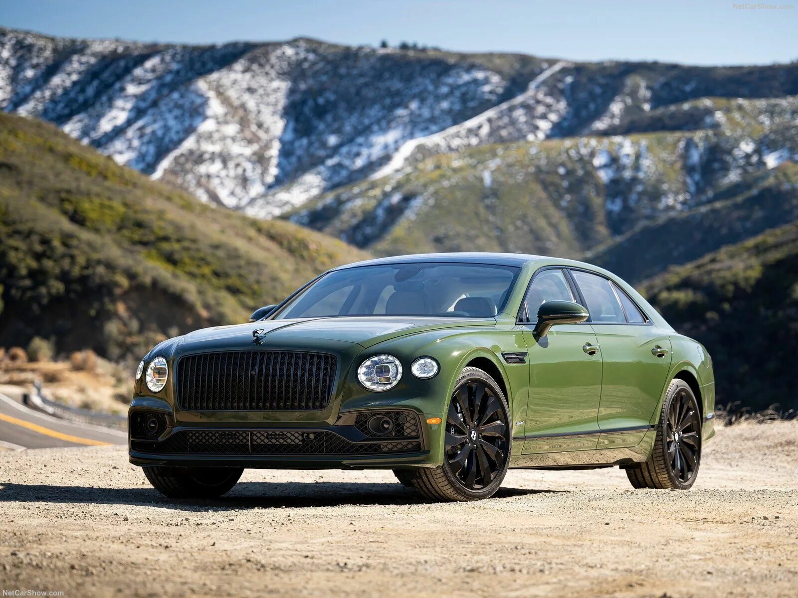 Bentley Flying Spur 2022. Бентли Flying Spur 2022. Bentley Continental Flying Spur 2022. Бентли Flying Spur Hybrid 2021.