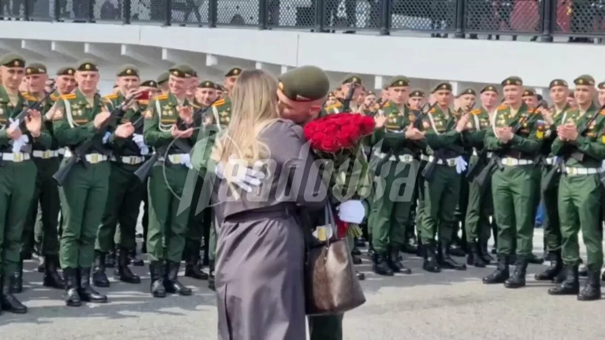 Юнармия тверь. Предложение на красной площади курсантов мчс. Ветеран и солдат. Курсанты мчс. 9 мая день победы солдаты.