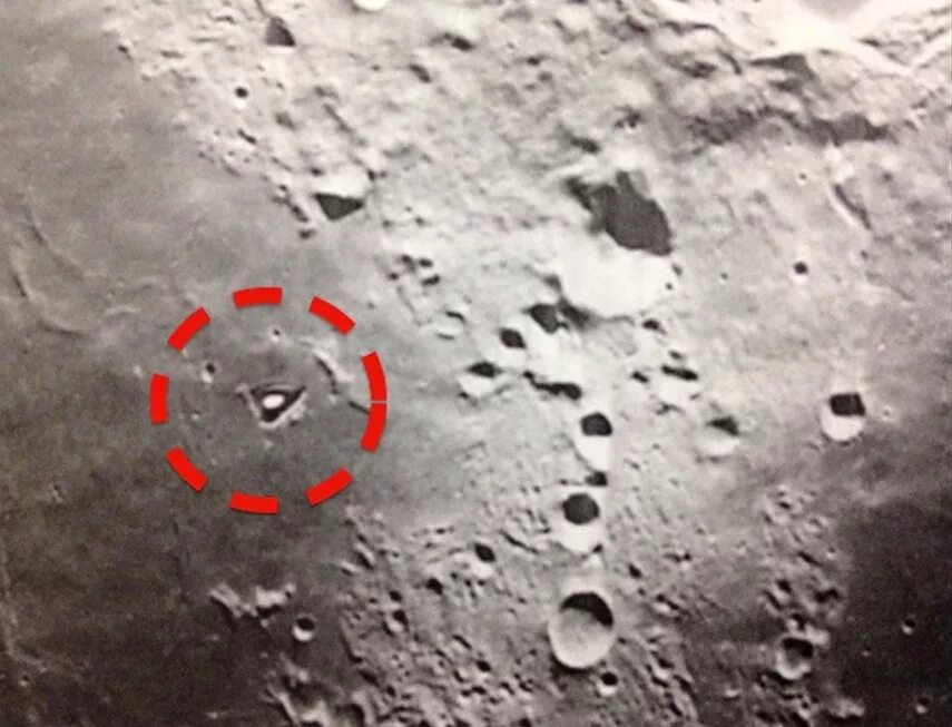 Луна правда или вымысел. База НЛО на Луне. Секретные снимки Луны НАСА. Неопознанные объекты на Луне. Следы инопланетян на Луне.