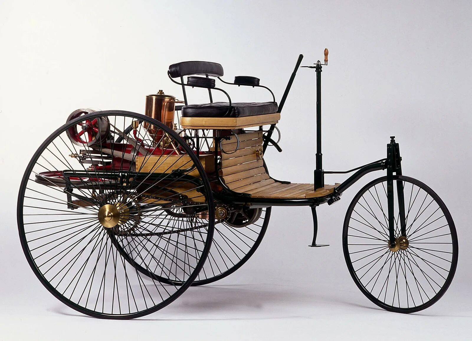 Какая лучше первая машина. Benz Patent-Motorwagen 1886. Первый Мерседес Бенц 1886.