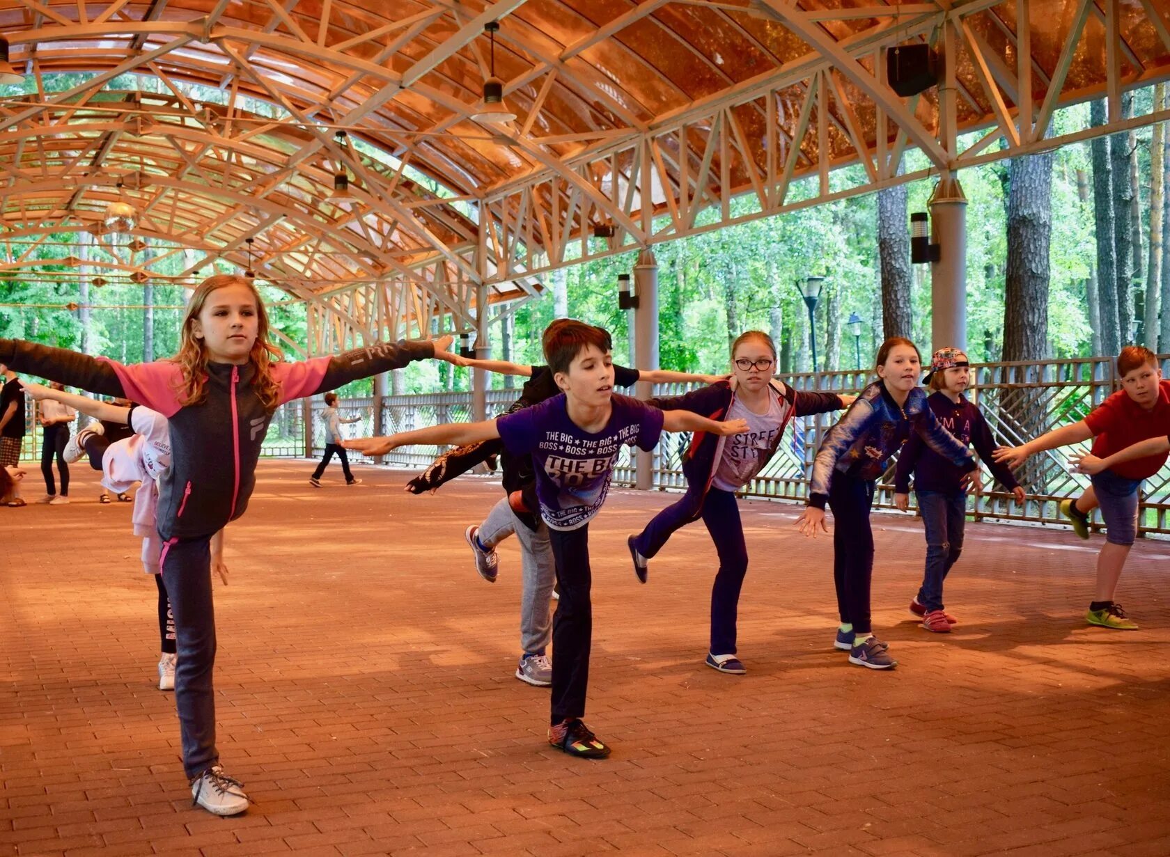 Enjoy camp цена. Энджой дэнс лагерь. Enjoy Dance детский лагерь в Подмосковье. Москва улица Ленинская Слобода 19 танцевальный лагерь enjoy Dance. Танцевальный лагерь в Подмосковье 2023.