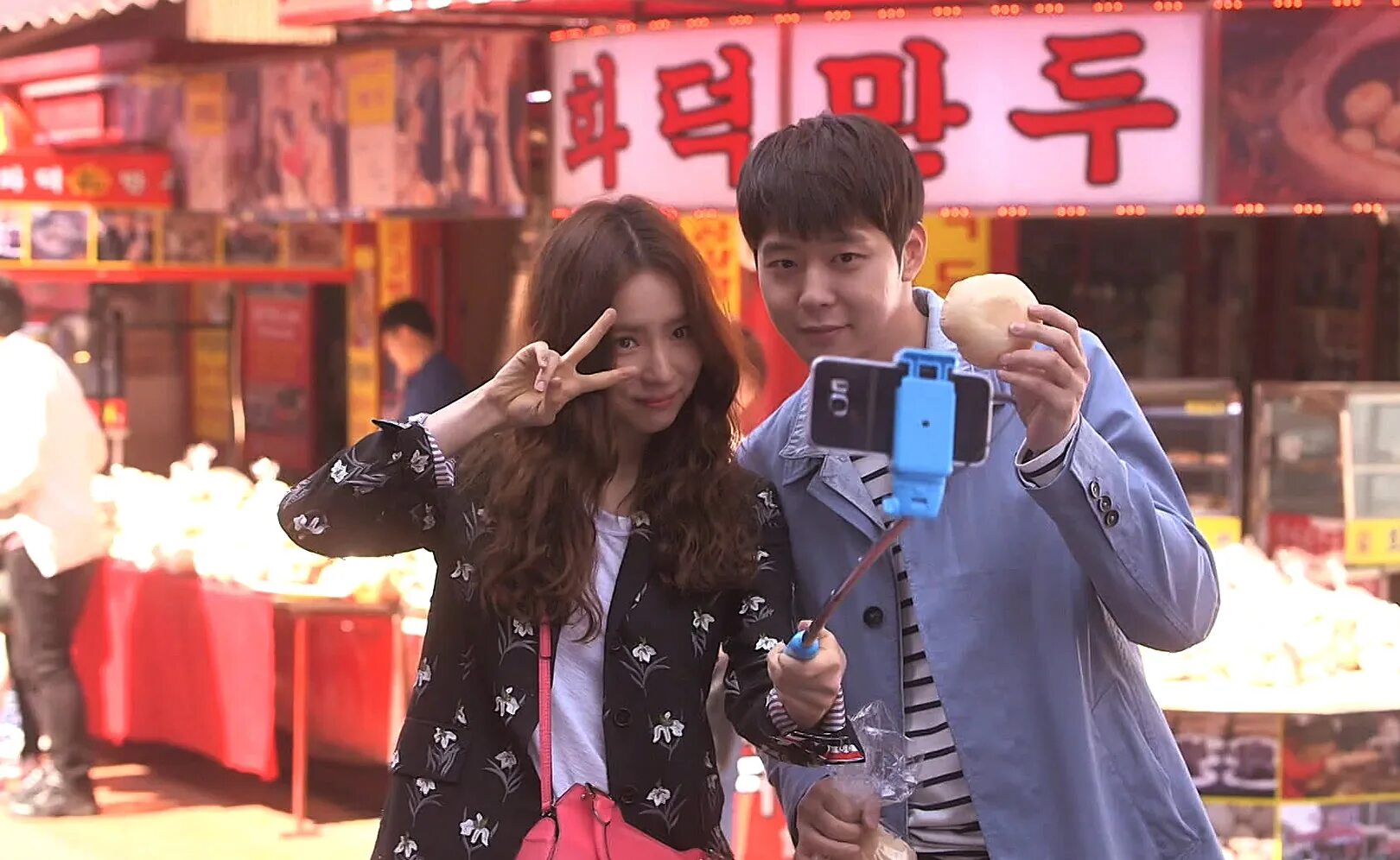 Она видит запахи дорама. Дорама девушка видящая. Девушка, которая видит запахи сериал. Дорама девушка видящая. Дорама ну очень чувствительная парочка.