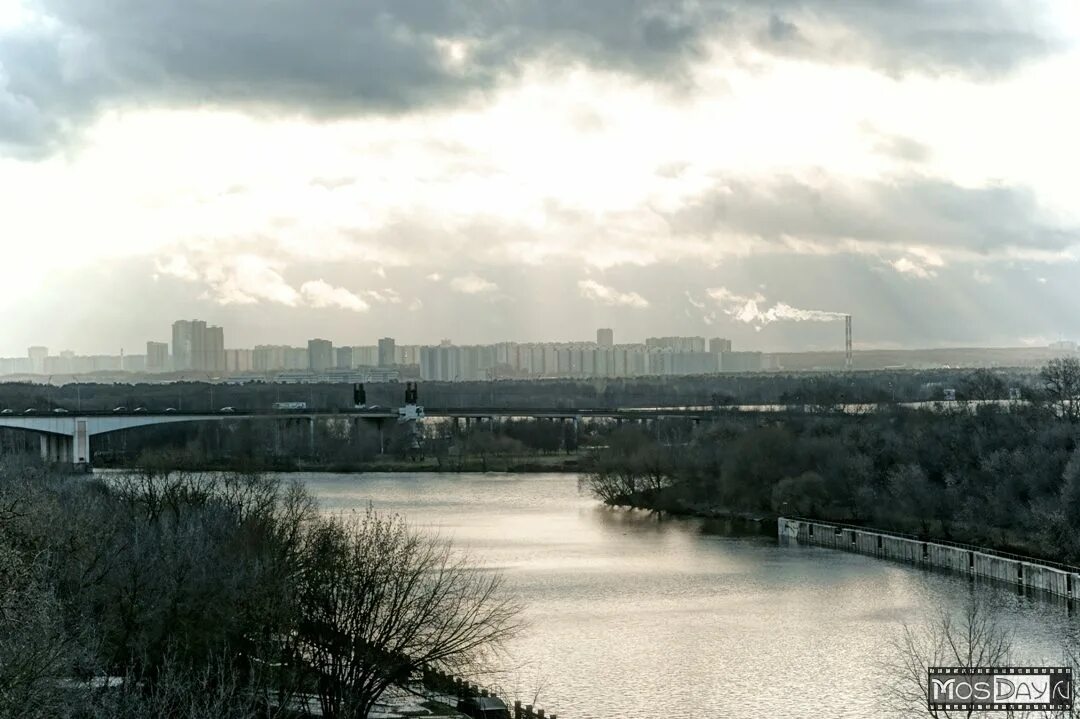 Строгинское шоссе. Строгинский мост Москва. Вид на Строгинский мост. Строгинский мост фонари. Строгинский мост год постройки.