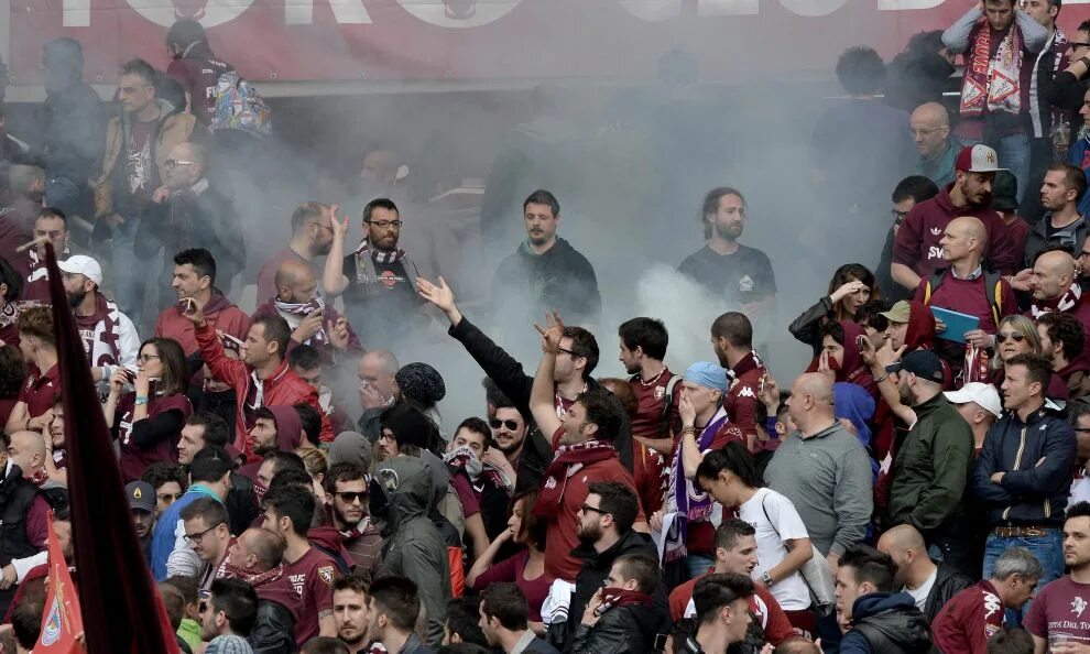 Fans 9. Torino FC Fans. Фанаты Торино. ФК Торино ультрас. ФК Торино фанаты.