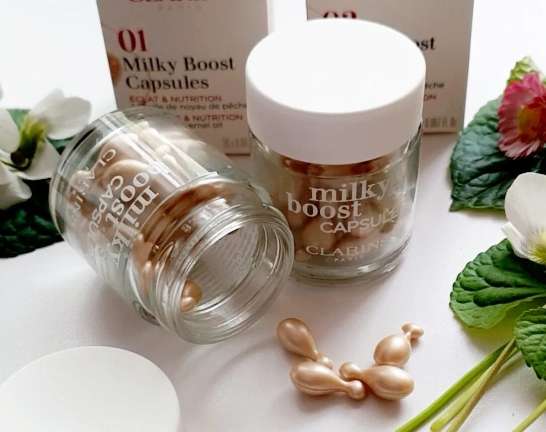 Clarins milky boost capsules оттенки. Clarins milky boost cream свотчи. Clarins milky boost палитра. Milky boost capsules. Оттеночный флюид milky boost.