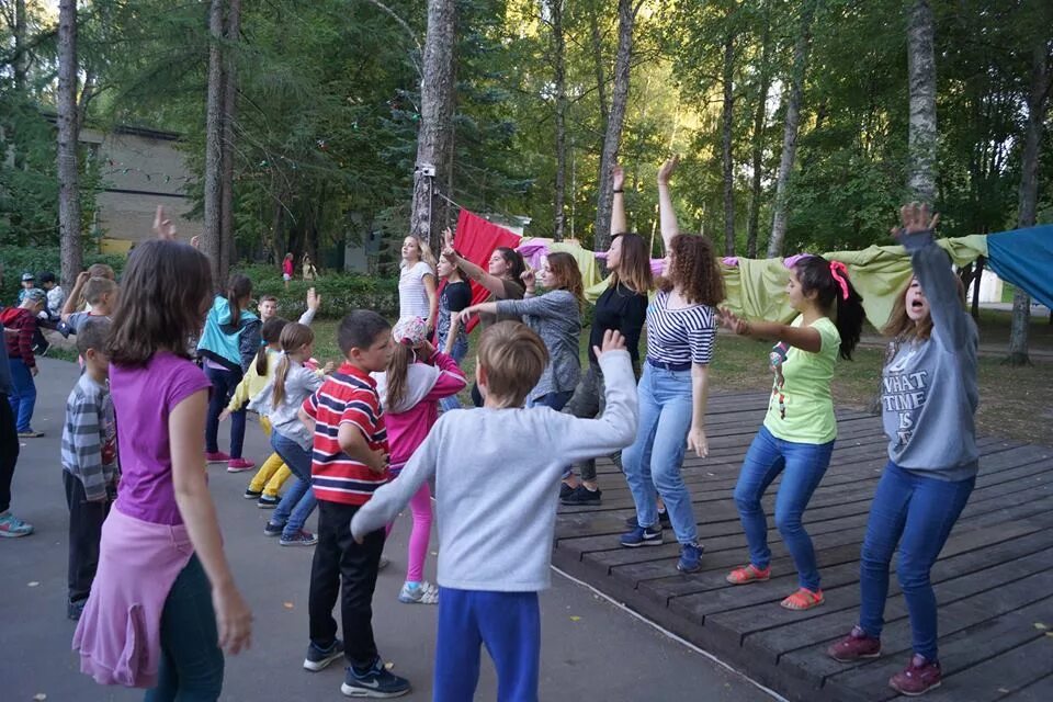 Спортивный лагерь в подмосковье. Лагерь горки Каменка. Лагерь горки в Подмосковье. Лагерь горки Калужское шоссе. Тематический лагерь.