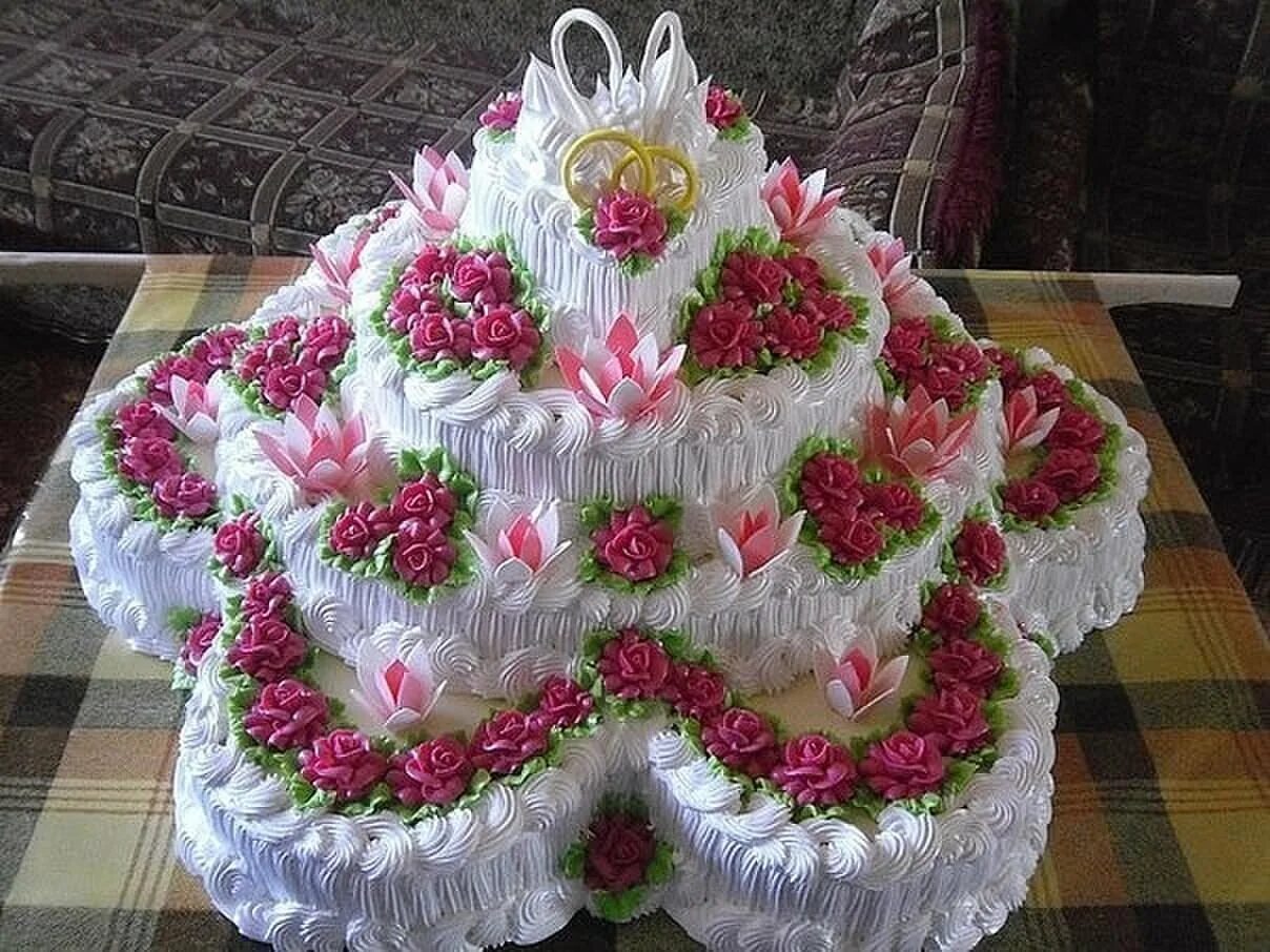 Красивые торты. Праздничный торт. Огромный торт с днем рождения. Самые красивые торты на день рождения. Зодруз муборак модарчон табрикот