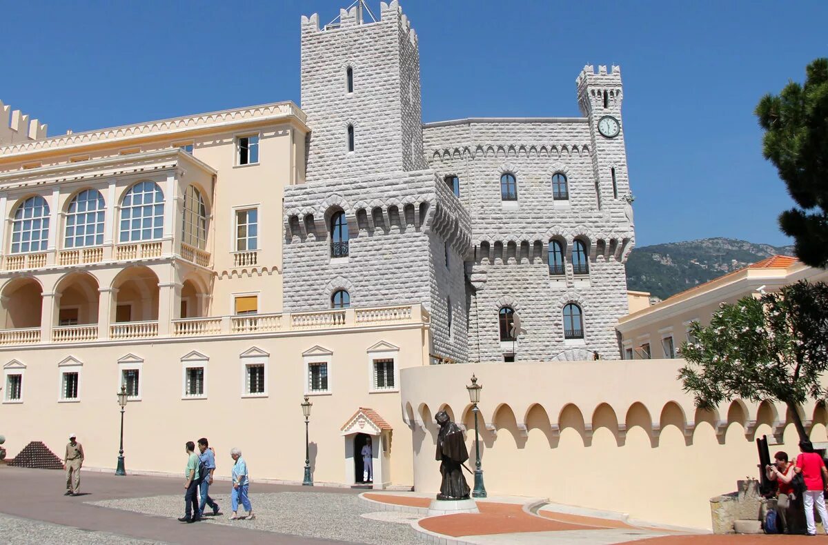 Дворец монако. Княжеский дворец в монако монако. Княжеский дворец в монако. Княжеский дворец в монако. Монако резиденция князя.