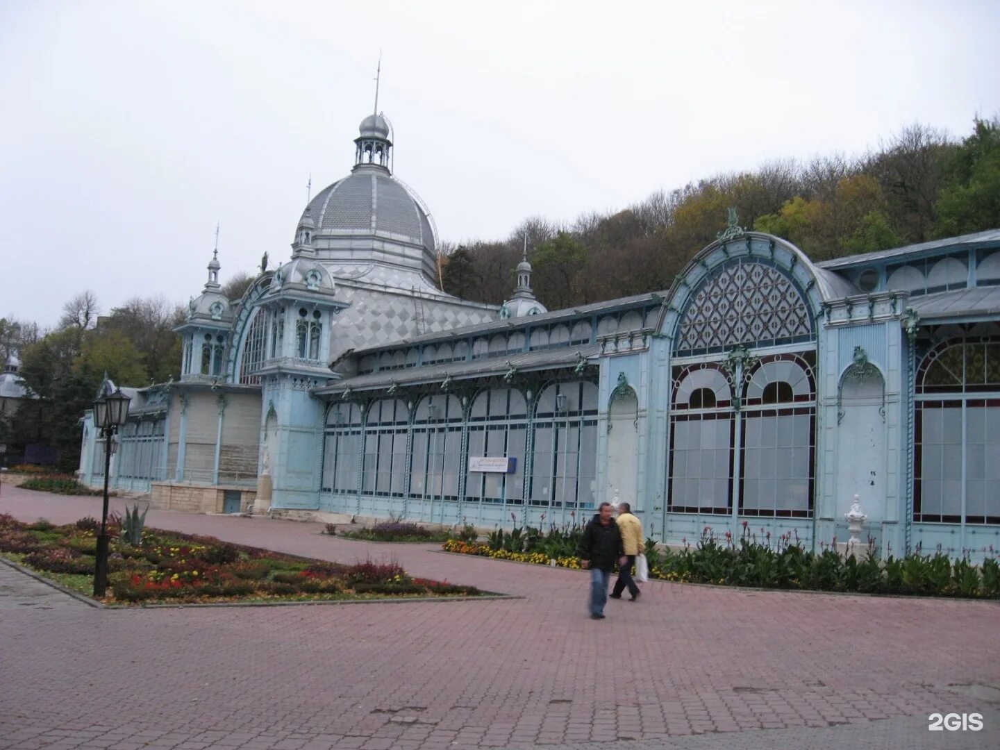 Железноводск пушкинская. Курортный парк Железноводска Пушкинская галерея. Галерея Пушкина в Железноводске. Железноводск Пушкинская галерея осенью. Пушкинская галерея Пятигорск.