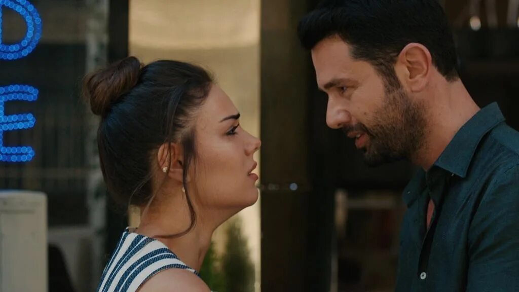 Никто не знает турецкий 2. Али и севда турецкий сериал. Никто не знает турецкий 2. Никто не знает турецкий 2. Никто турецкий сериал.