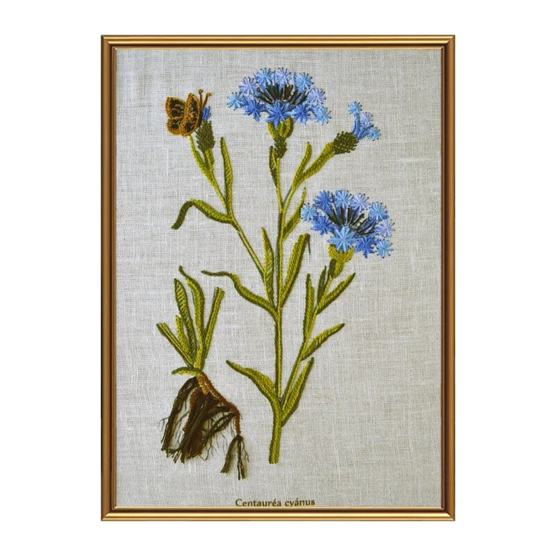 Вышивка гладью васильки. Вышивка васильков гладью. Василек вышивка. Вышивка васильков гладью. Вышитые васильки гладью.