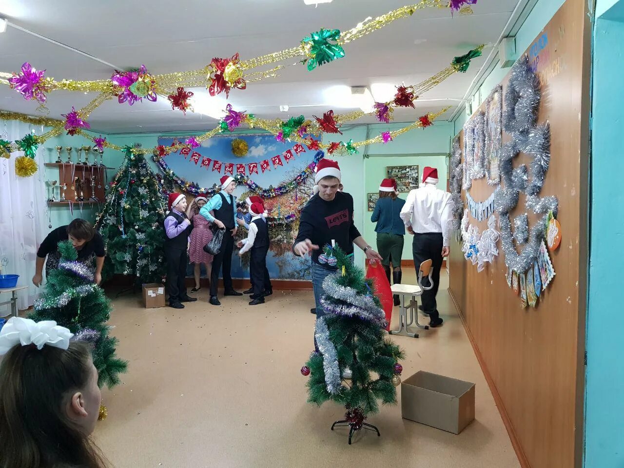 Новогоднее выступление в школе. Новогоднее выступление в школе