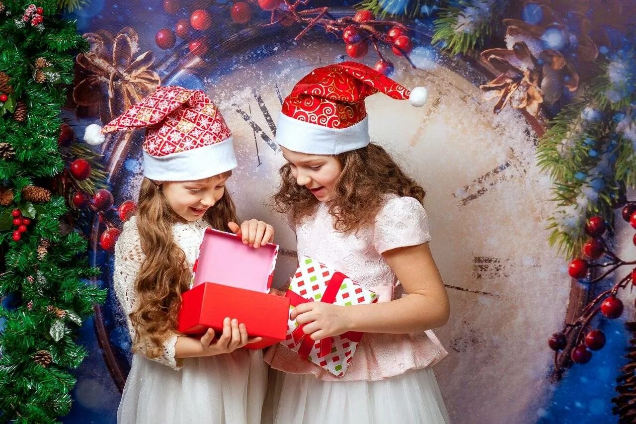 Новогодние для подростков. Новогодняя фотосессия в школе. детские новогодние фотосессии. тематические фотосессии в новый год. новогодняя фотосессия для школьников.