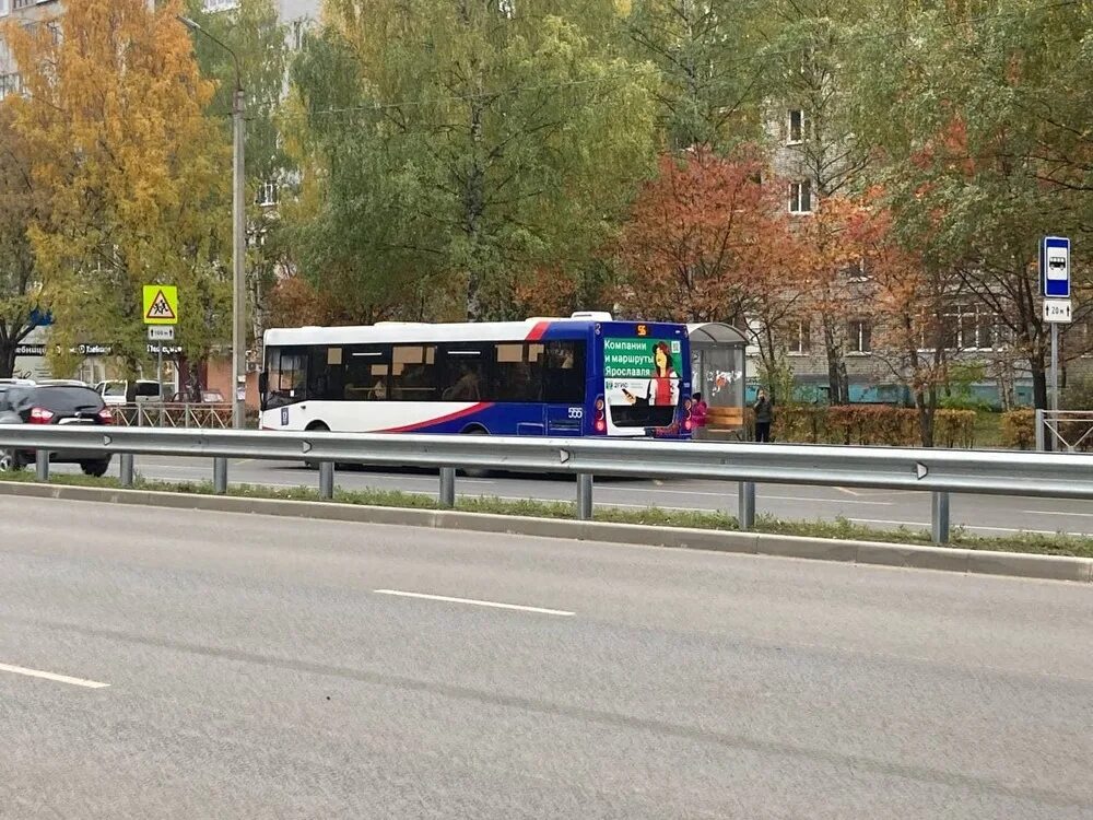 Остановка Ярославль. Остановка автовокзал Ярославль. Новые остановки в Ярославле. Автобусная остановка Ярославль. 128 тутаев левый берег ярославль