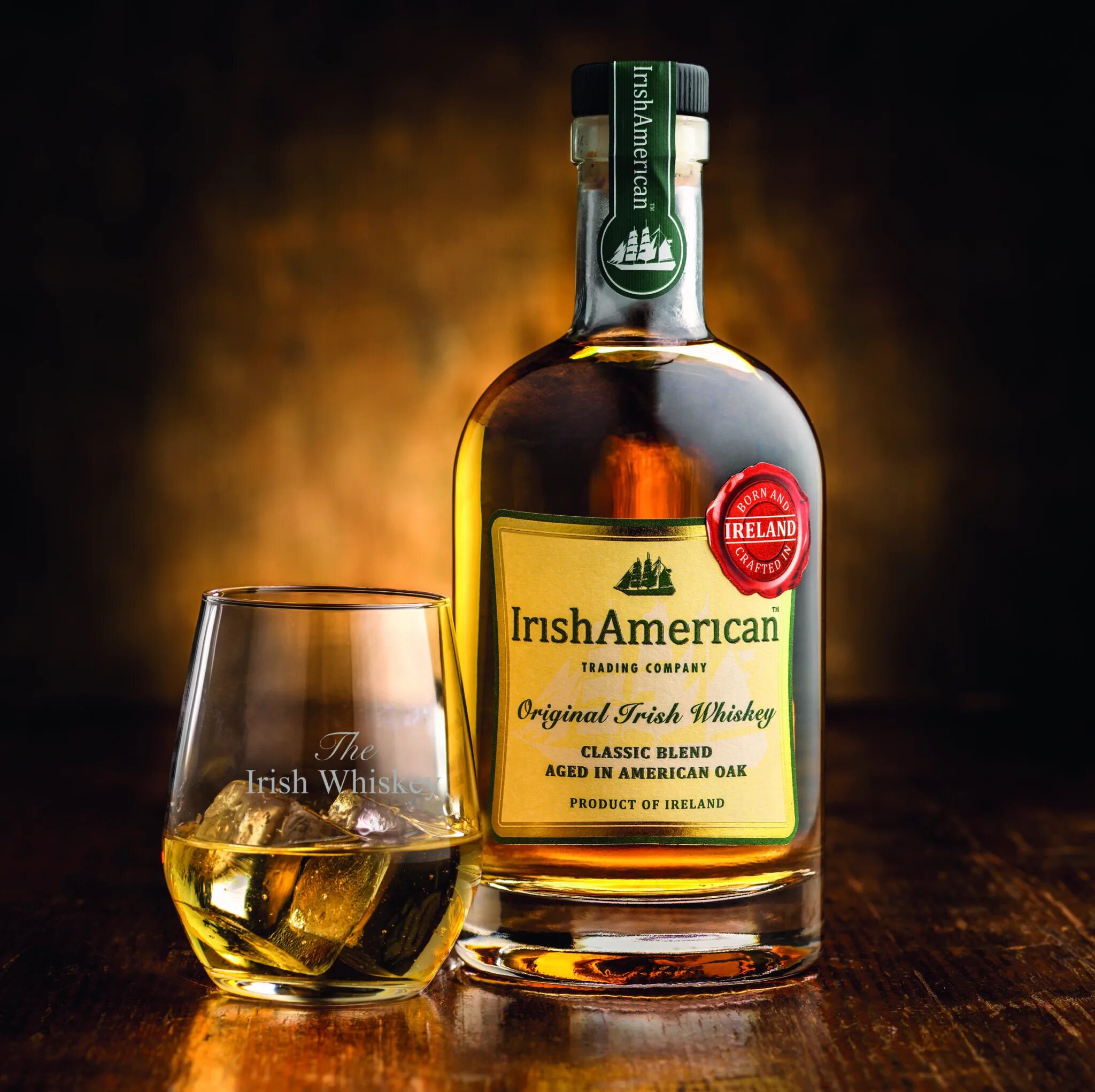 Irish whiskey the galtee mountain. Виски Айриш Ровер. Ирландский виски Айриш Ровер. Burke's Irish Whiskey виски. Виски Shamrose ирландский.