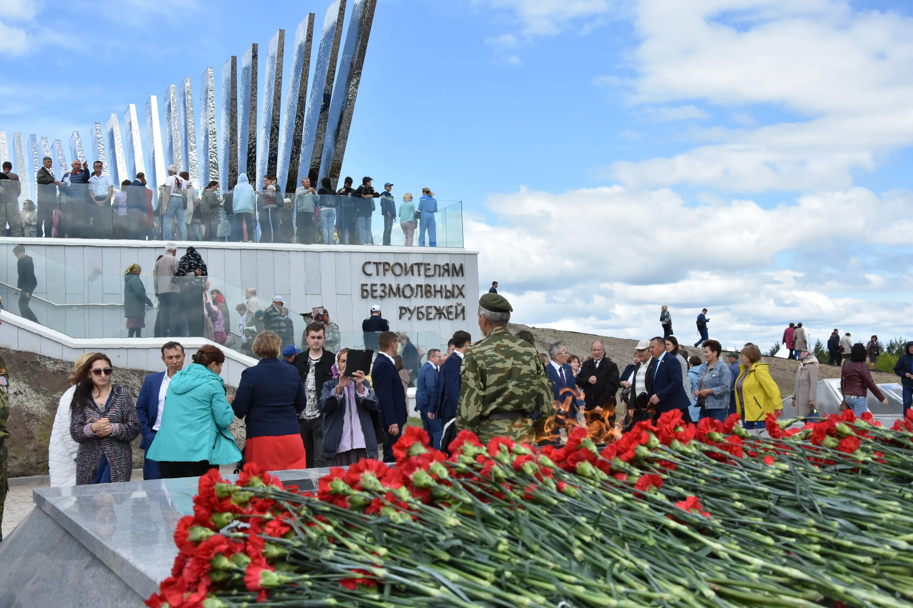 1 июля откроют. Мемориал безмолвных рубежей в Чувашии. Строителям безмолвных рубежей Чувашия. Открытие мемориального комплекса Сурский рубеж. Мемориал Сурский рубеж Чувашия.