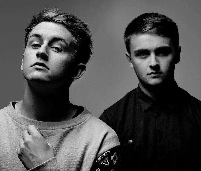 Два брата группа. Группа disclosure. музыкальный группа из 2 братьев. disclosure settle. дуэт из 2 братьев.
