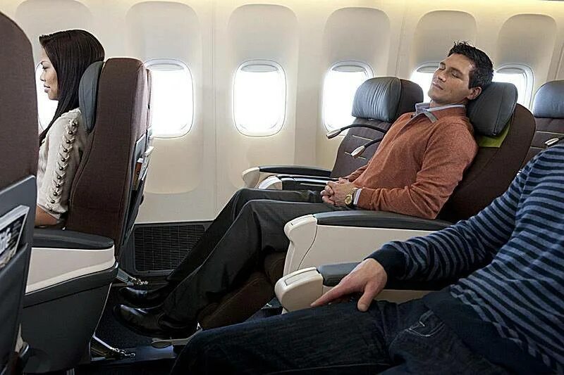 Singapore airlines салон самолета. Бизнес класс аэрофлот. Qantas бизнес класс. Сингапур эйрлайнс бизнес класс. Бизнес класс в самолете аэрофлот.