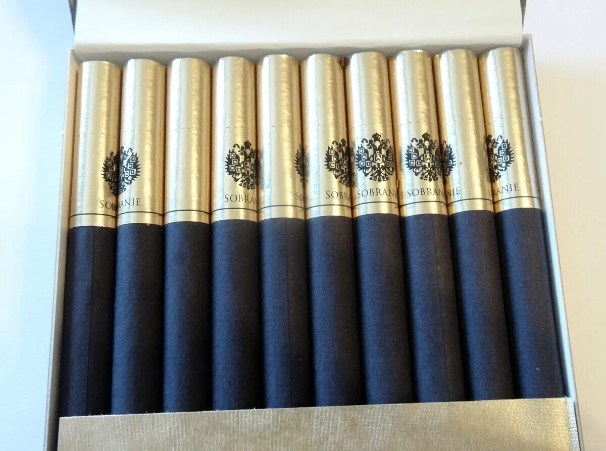 Сигареты Sobranie London - Black. Собрание Блэк Голд. Sobranie Black Russian 100's. Sobranie Black 2022. Сигареты с золотым фильтром