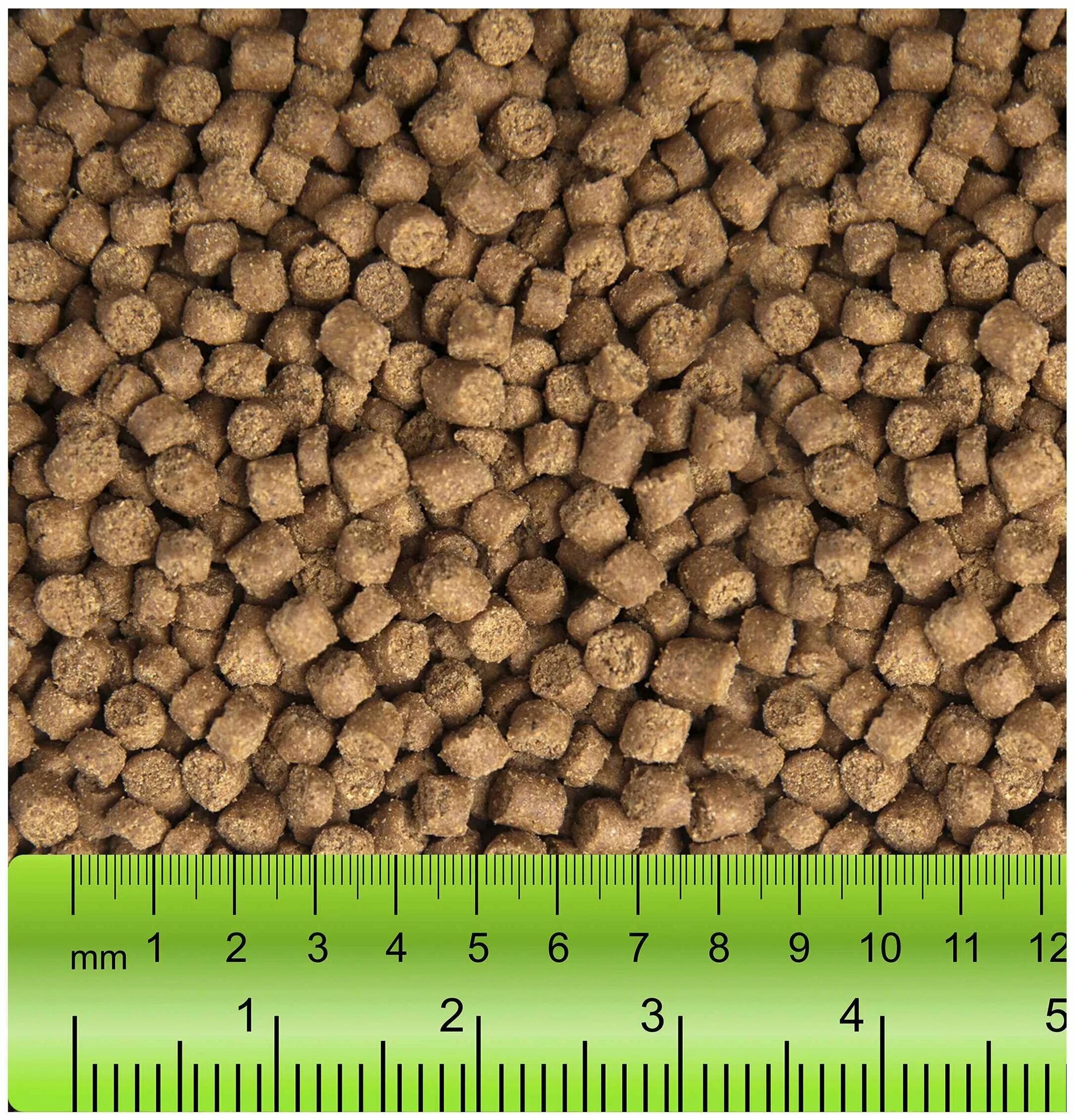 мелкий сухой корм для кошек. титбит корм для кошек. корм для кошек. мелкий сухой корм для кошек. титбит гранулы корма.