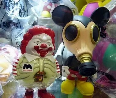 Странные игрушки