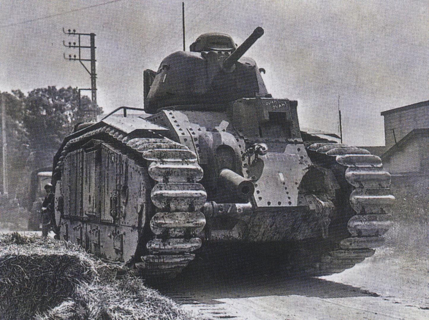 Какой французский танк. Французский танк char b1. Французский танк b1 bis. Подбитые французские танки 1940. Танк б1 бис франция.