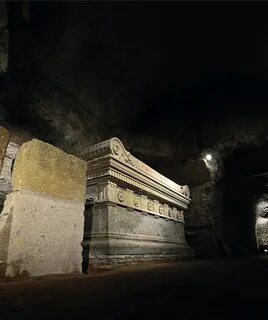 Боковая гробница