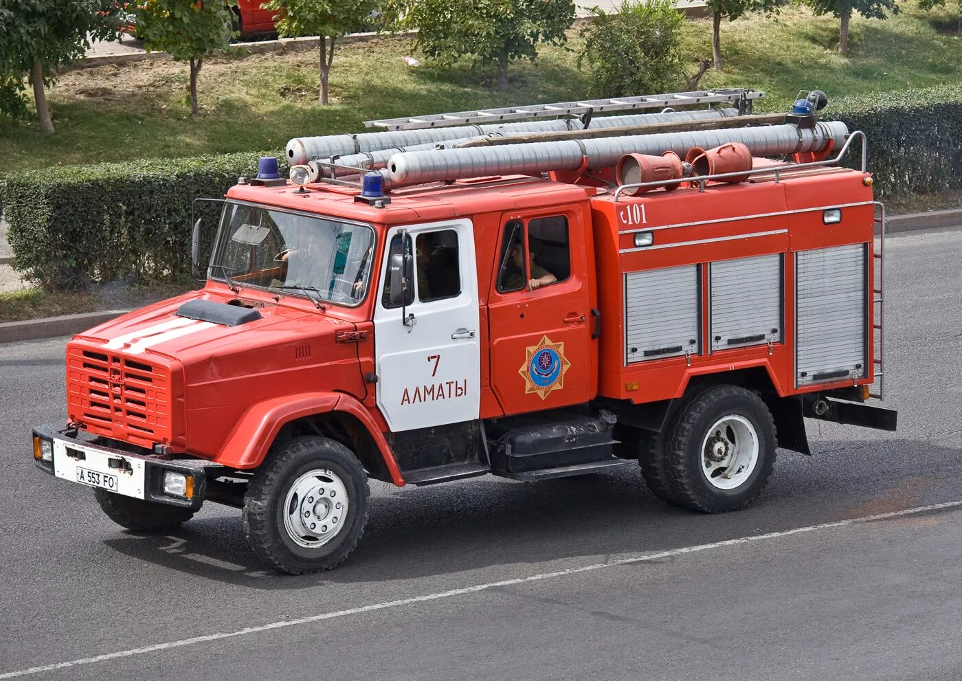 пожарный автомобиль зил 131 ац-40. пожарная машина зил 131 технические характеристики. ац 2 5 40 зил. зил 131 ац пожарный. зил 131 ац 40.