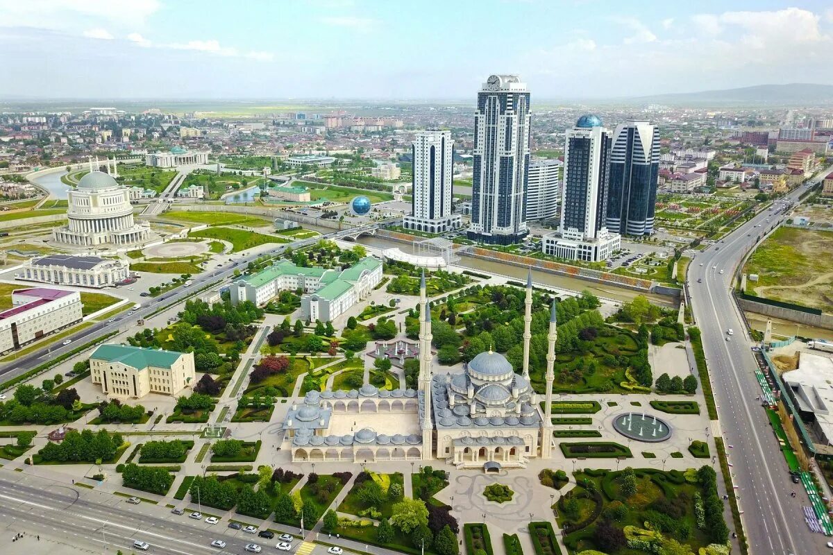 Есть ли чеченская республика. Город Грозный музей Чеченской Республики. Столица Чечни Грозный. Чечня 2021 Грозный Сити. Столица Чеченской Республики город.