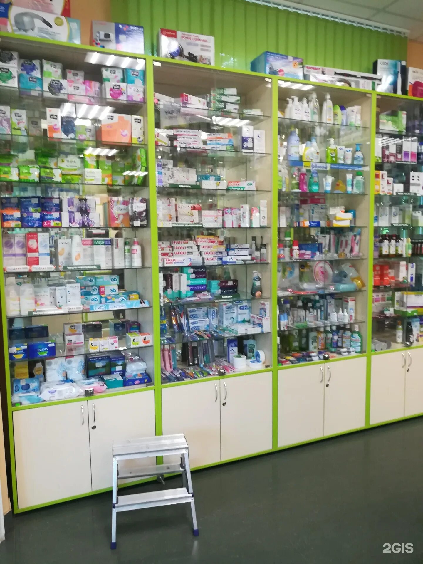 аптеки в грузии лекарства. в российской аптеке. маленькие аптеки. аптечная сеть лисёнок. спрос в аптеке.