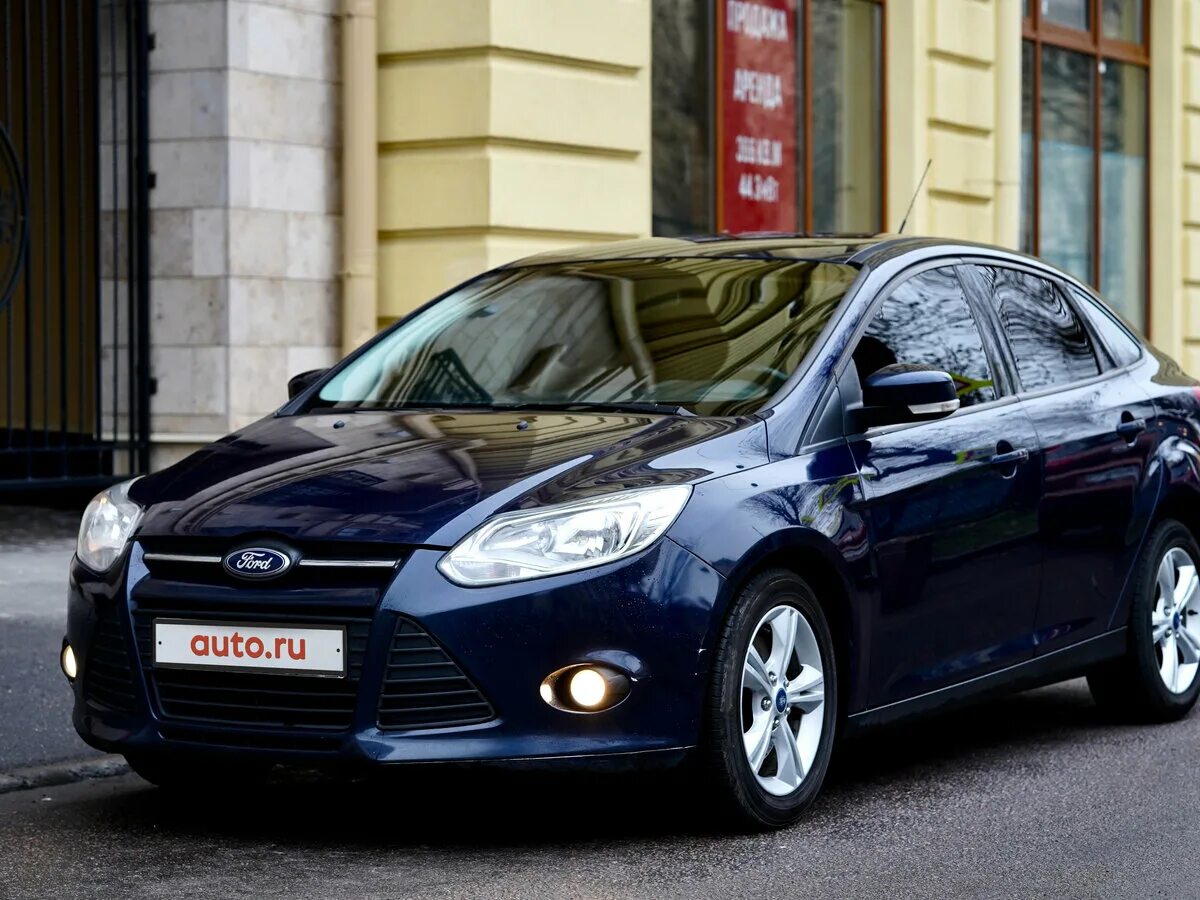 Форд фокус 3 производитель. Ford Focus III 2013. Ford Focus 3 седан. Форд фокус 3 седан 2013. Ford Focus 3 седан 2012.