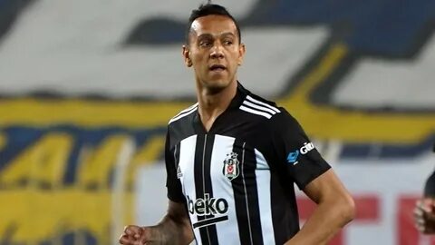 Sarı-Lacivertliler’deki 4 sezonun ardından Beşiktaş’ta yep yeni bir sayfa a...