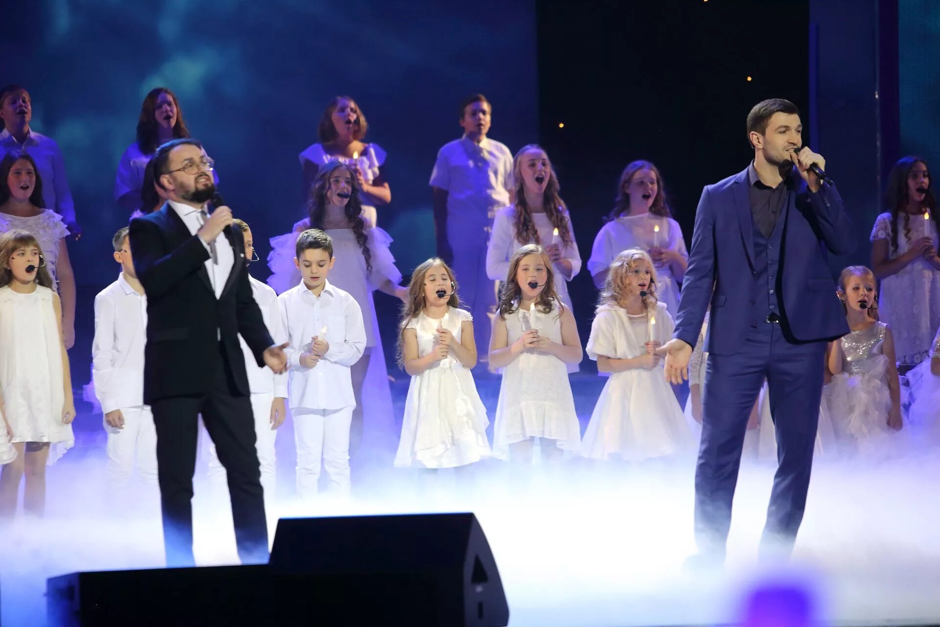 хор многодетных семей москвы. юбилейный концерт из в 15. хор многодетных сетей москвы. птичка хора многодетных семей города москвы. хор многодетных семей москвы.