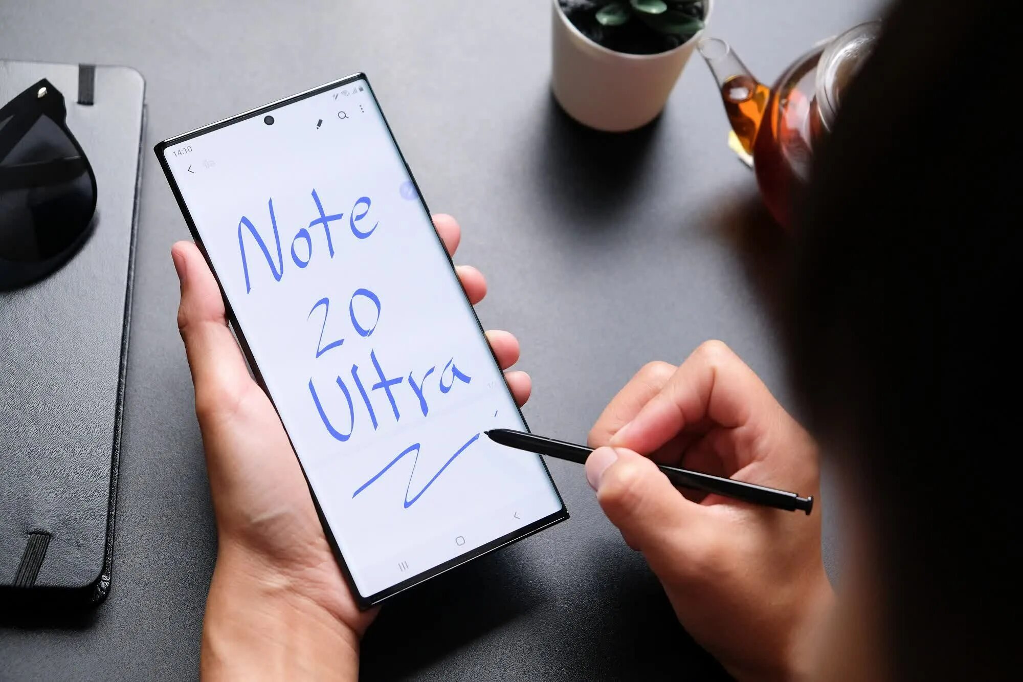 Note 20 vip. Note 20 ultra 5g s pen. samsung galaxy note 20 в руке. galaxy маркетинг. логотип самсунг галакси ноут 20 ультра.